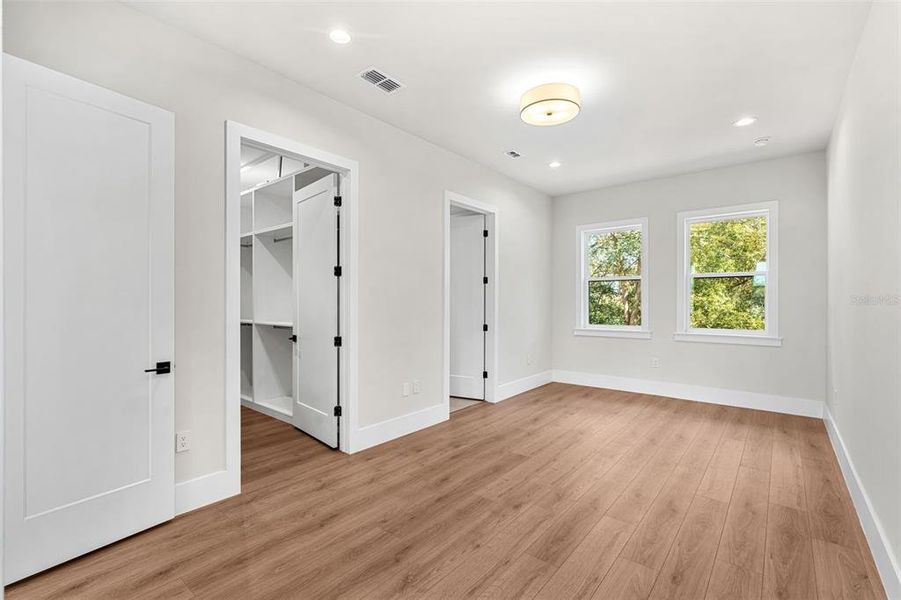 Spacious, unfurnished interior of a new home in , Winter Park (Image 42).