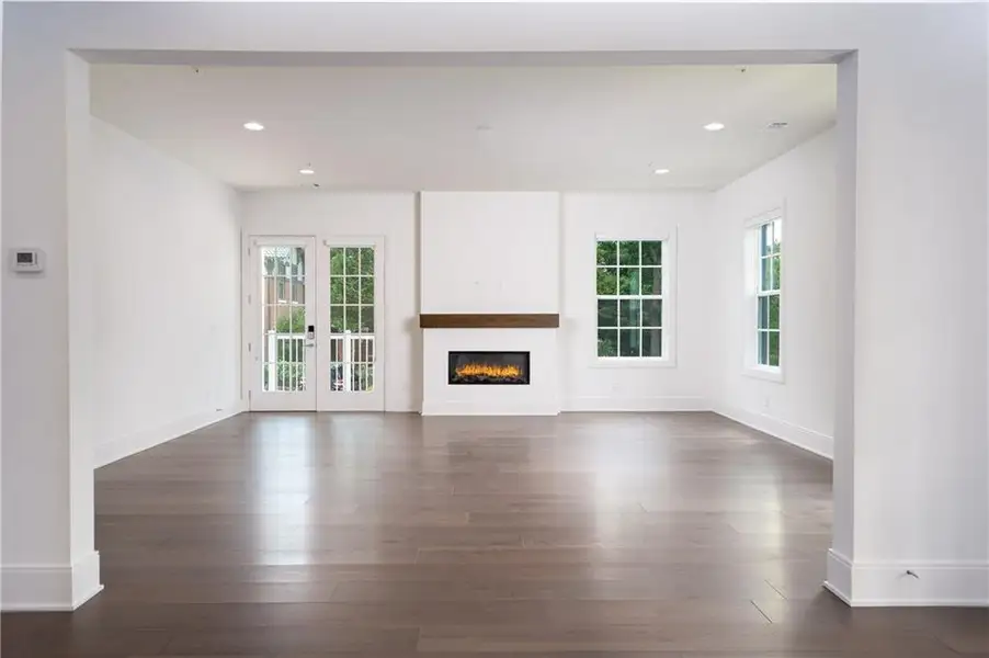 Spacious, unfurnished interior of a new home in 1200 Ponce, Atlanta (Image 20).