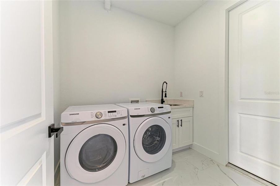 Close-up of interior finishes inside a home in , Punta Gorda (Image 20).