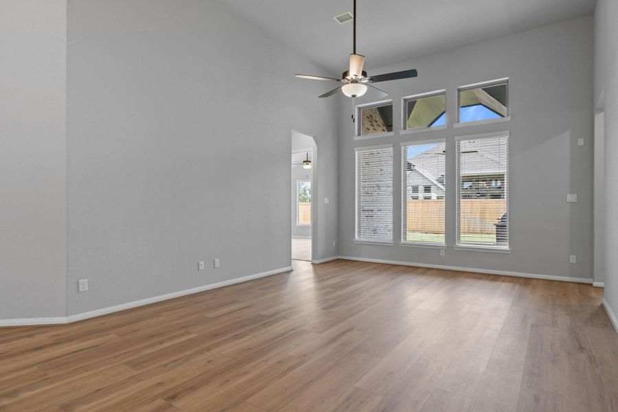 Spacious, unfurnished interior of a new home in Bridgeland 55', Cypress (Image 17).