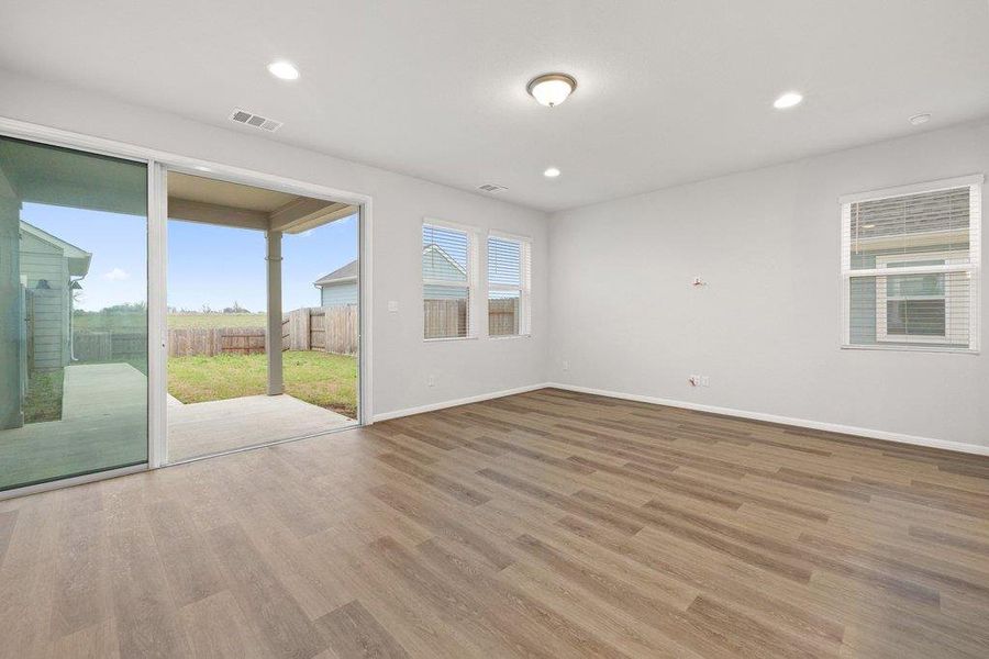 Spacious, unfurnished interior of a new home in Castlewood, Taylor (Image 26).