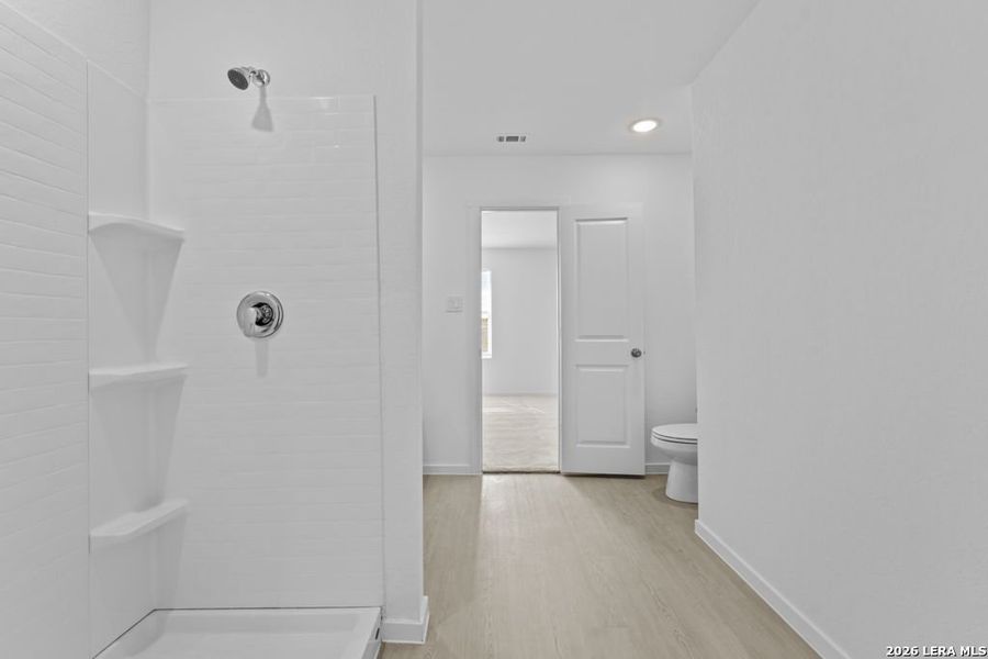 Spacious, unfurnished interior of a new home in Grace Valley, Marion (Image 13).