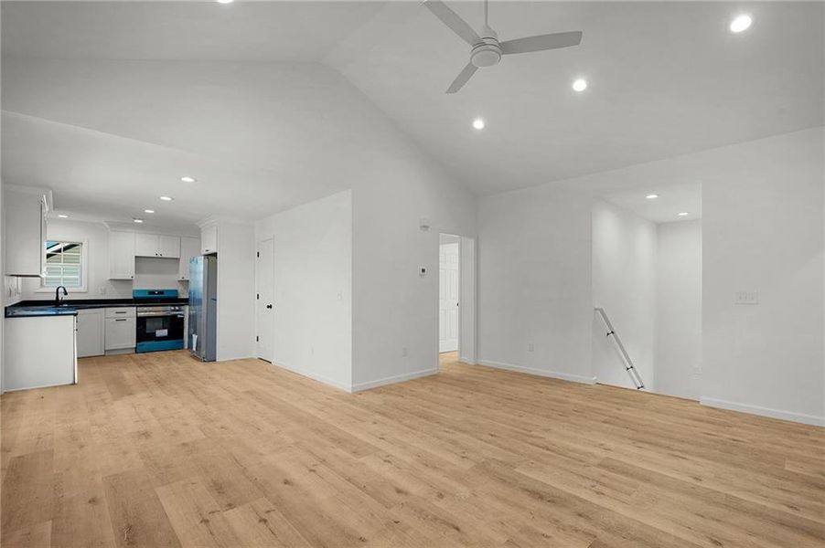 Spacious, unfurnished interior of a new home in , Calhoun (Image 8).
