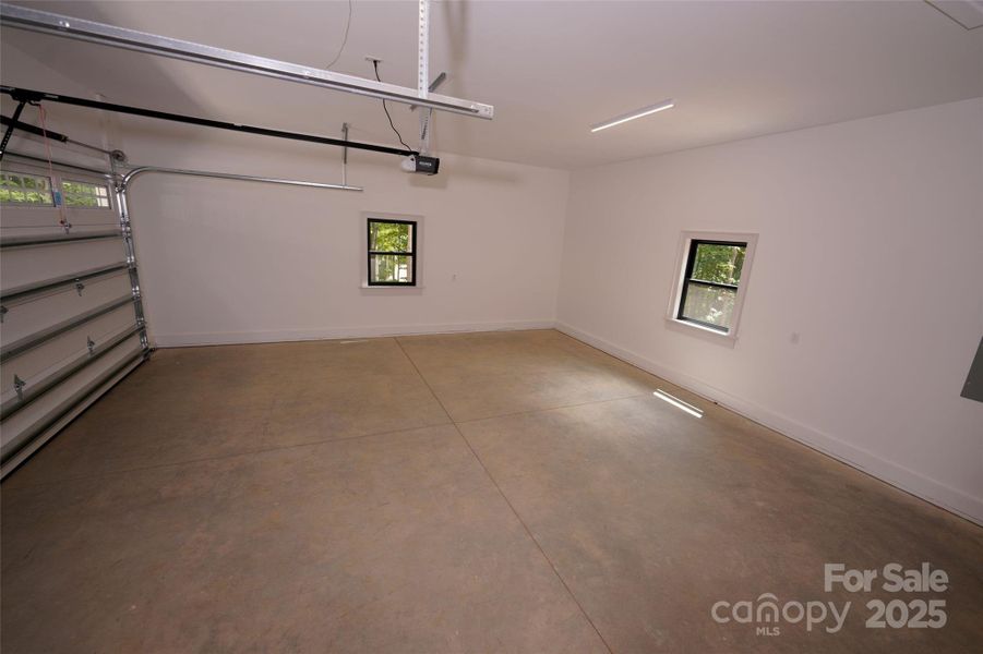 Spacious, unfurnished interior of a new home in , Maggie Valley (Image 10).