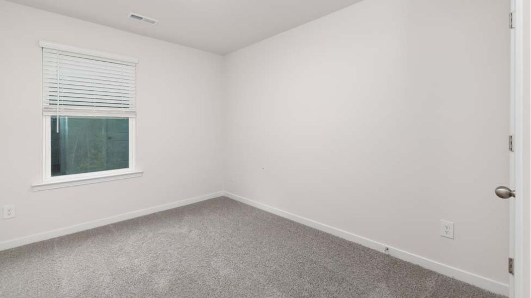 Spacious, unfurnished interior of a new home in Clark Creek Landing, Lincolnton (Image 16).
