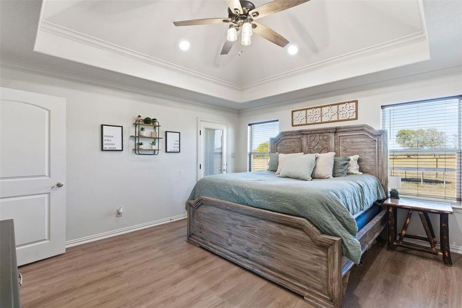 Furnished interior view inside a new home in , Grandview (Image 19).