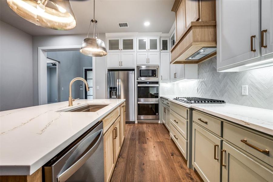 Furnished interior view inside a new home in , Tyler (Image 19).