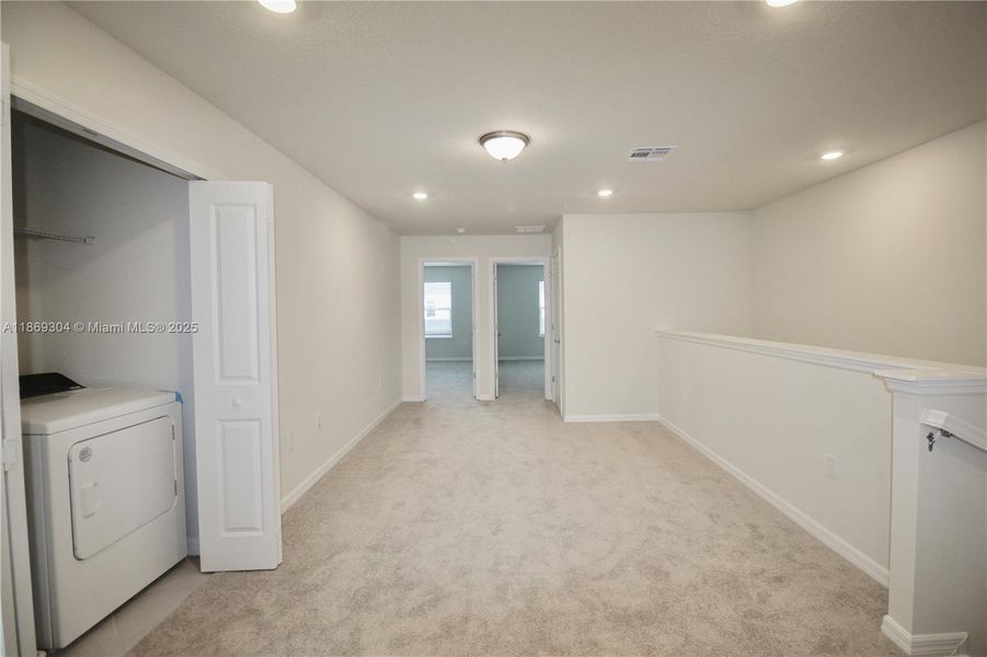 Spacious, unfurnished interior of a new home in , Clermont (Image 30).