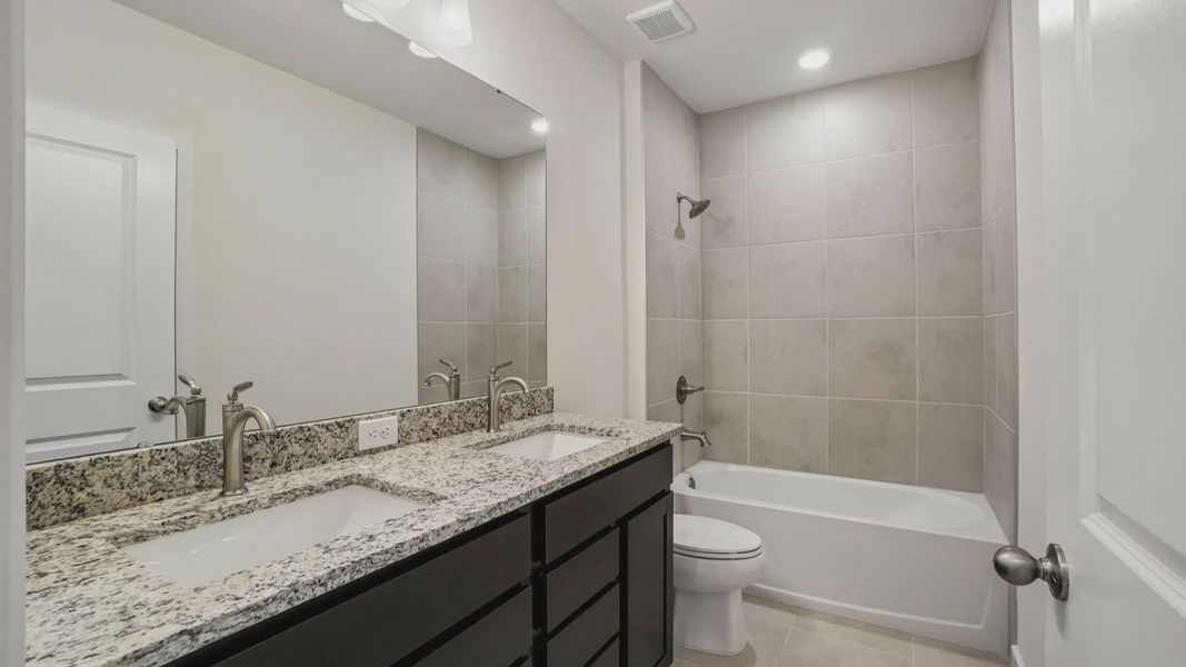 Furnished interior view inside a new home in Willowbrook North, Winter Haven (Image 30).