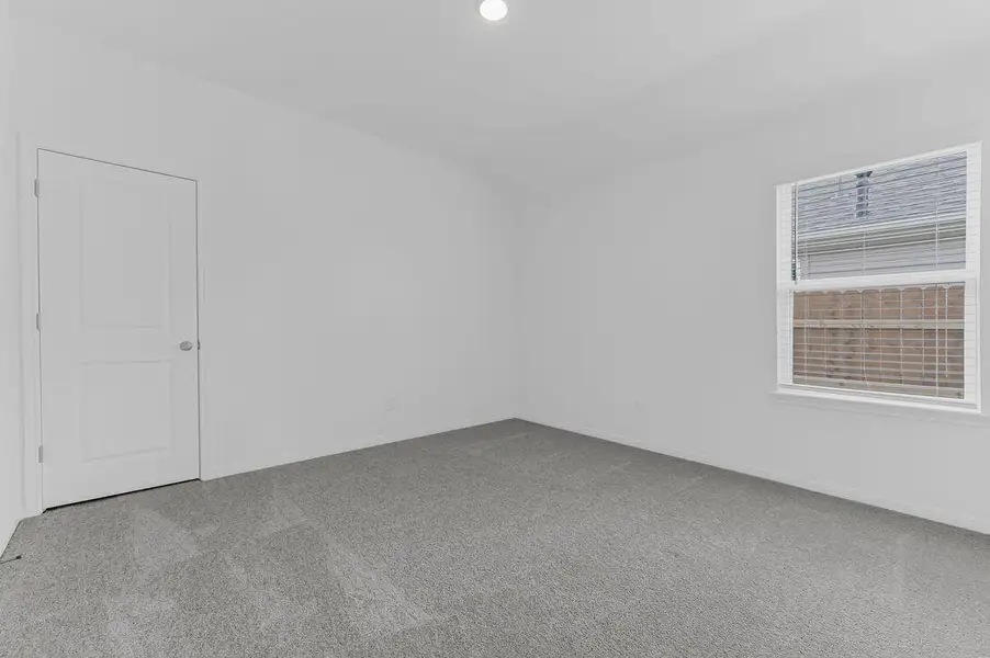 210 Crumpton Way - Ready Now!