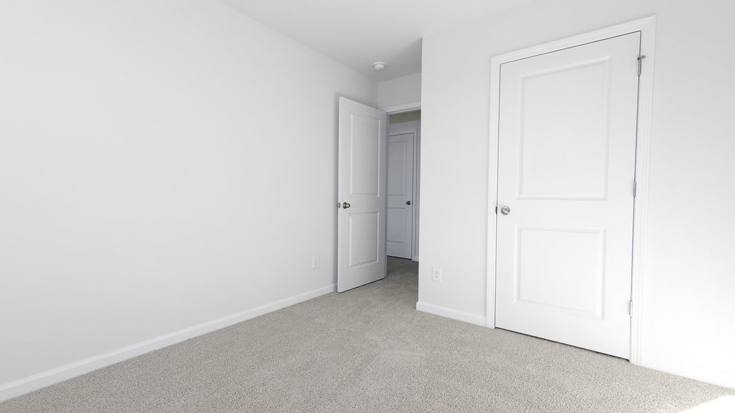 Spacious, unfurnished interior of a new home in Willow Mill, Thomasville (Image 22).