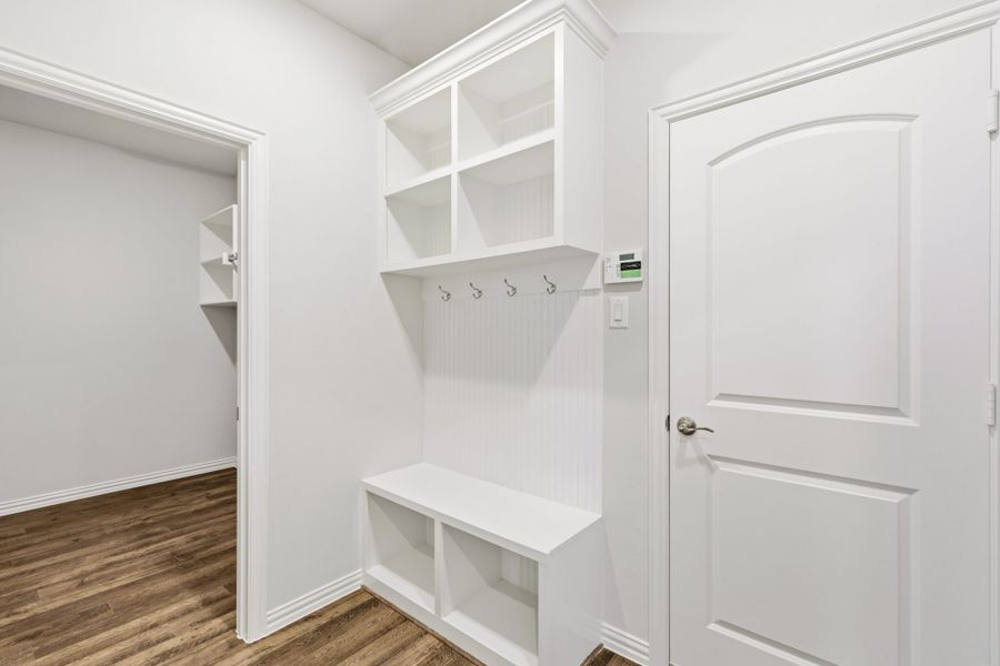 Furnished interior view inside a new home in Elevon, Lavon (Image 19).