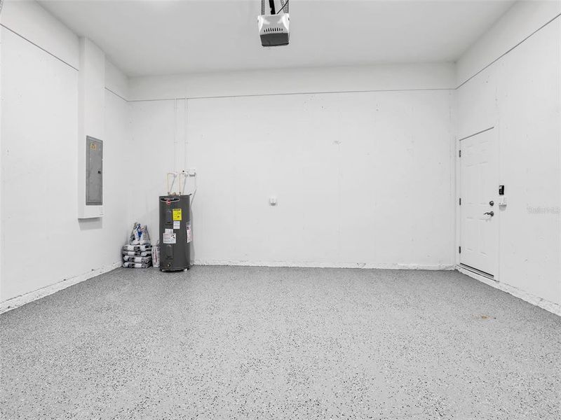 Spacious, unfurnished interior of a new home in , Cape Coral (Image 17). Spacious, unfurnished interior of a new home in , Cape Coral (Image 17).