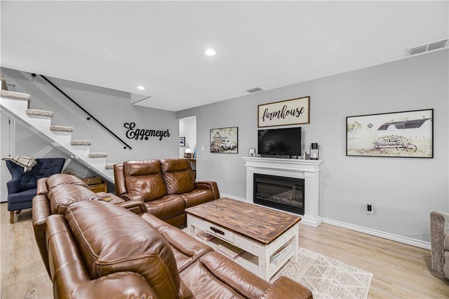 Furnished interior view inside a new home in , Yoakum (Image 8).