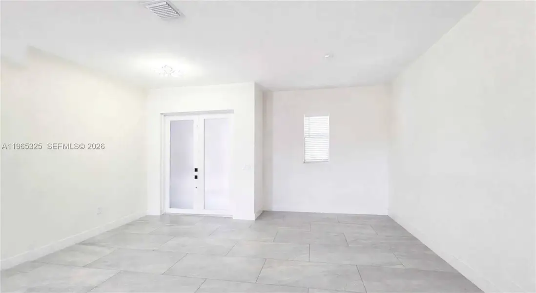 Spacious, unfurnished interior of a new home in , Clewiston (Image 23).