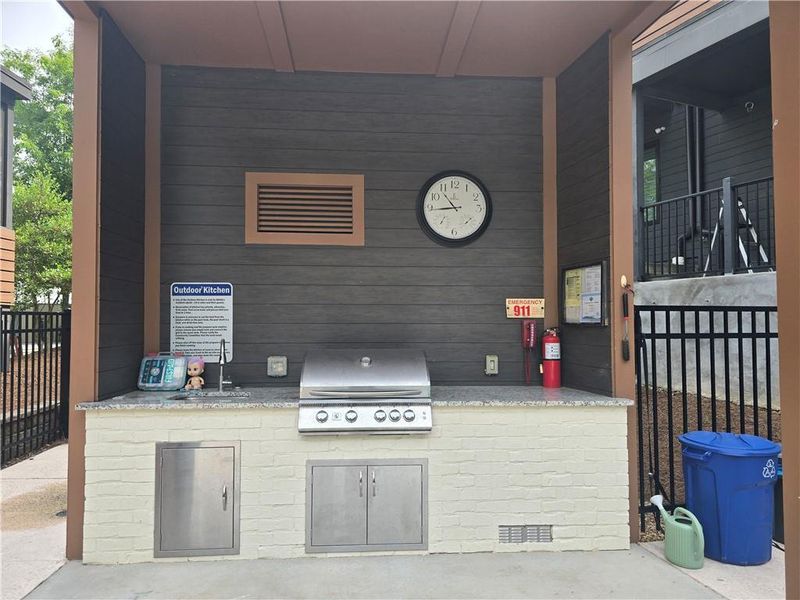 Exterior details and patio area of a home in , Decatur (Image 4).