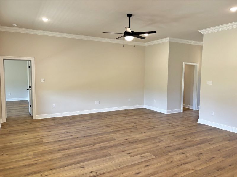 Spacious, unfurnished interior of a new home in Houston Place, Crestview (Image 13).