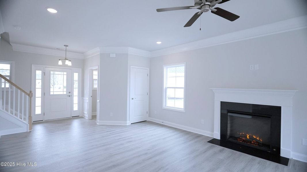 Spacious, unfurnished interior of a new home in Palmetto Creek, Bolivia (Image 14).