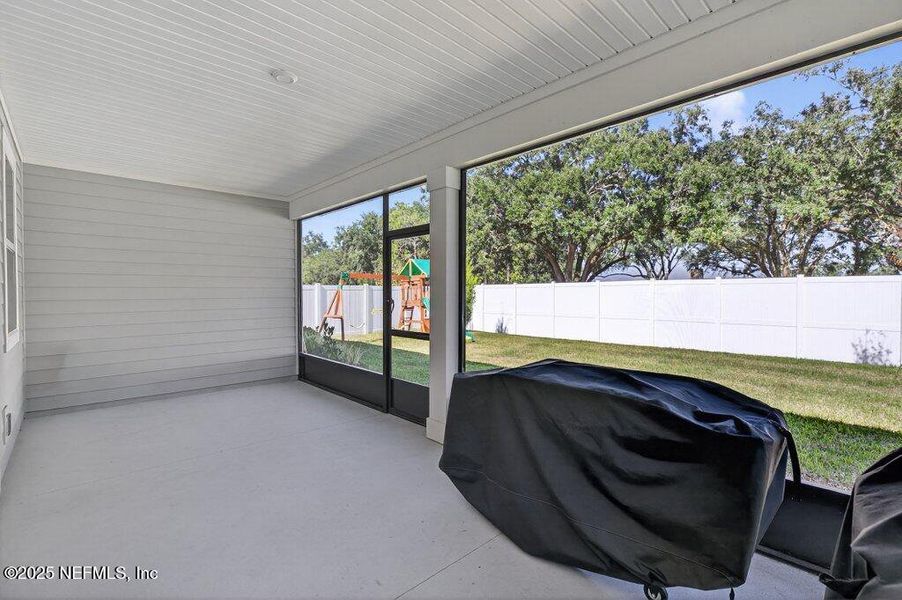 Exterior details and patio area of a home in Sandridge Hills, Green Cove Springs (Image 27).