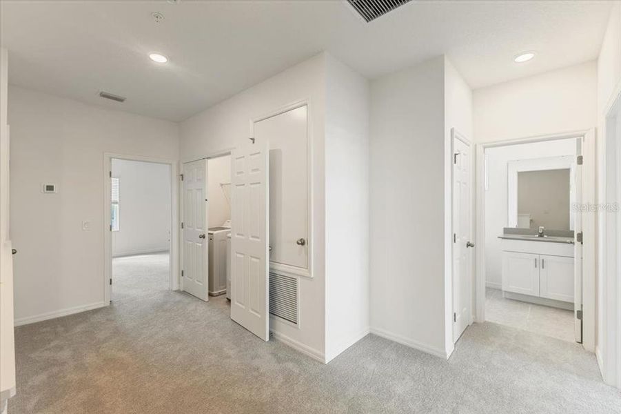 Spacious, unfurnished interior of a new home in The Residences at Emerson Park, Apopka (Image 9).