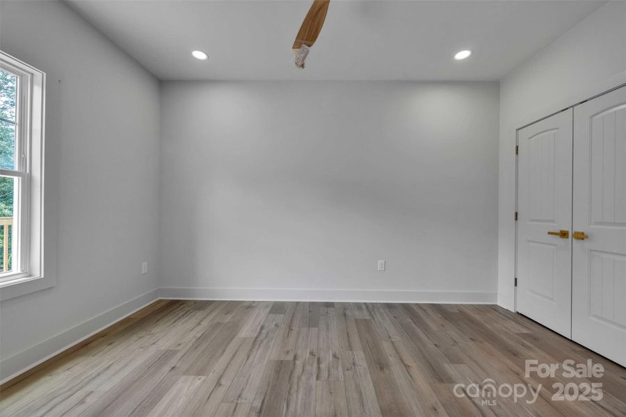 Spacious, unfurnished interior of a new home in , Taylorsville (Image 22).