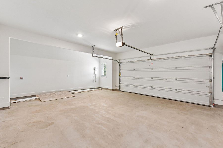 Spacious, unfurnished interior of a new home in 6 Creeks, Kyle (Image 18). Spacious, unfurnished interior of a new home in 6 Creeks, Kyle (Image 18).