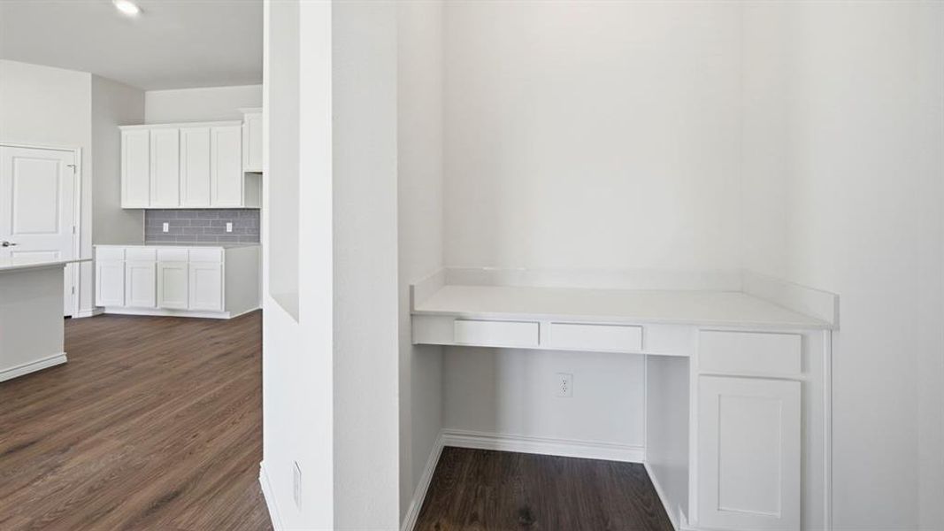 Spacious, unfurnished interior of a new home in Lakewood Trails, Forney (Image 22).