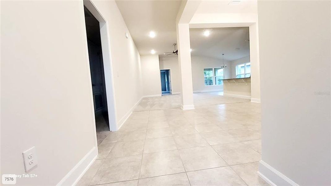 Spacious, unfurnished interior of a new home in , St. Cloud (Image 12).