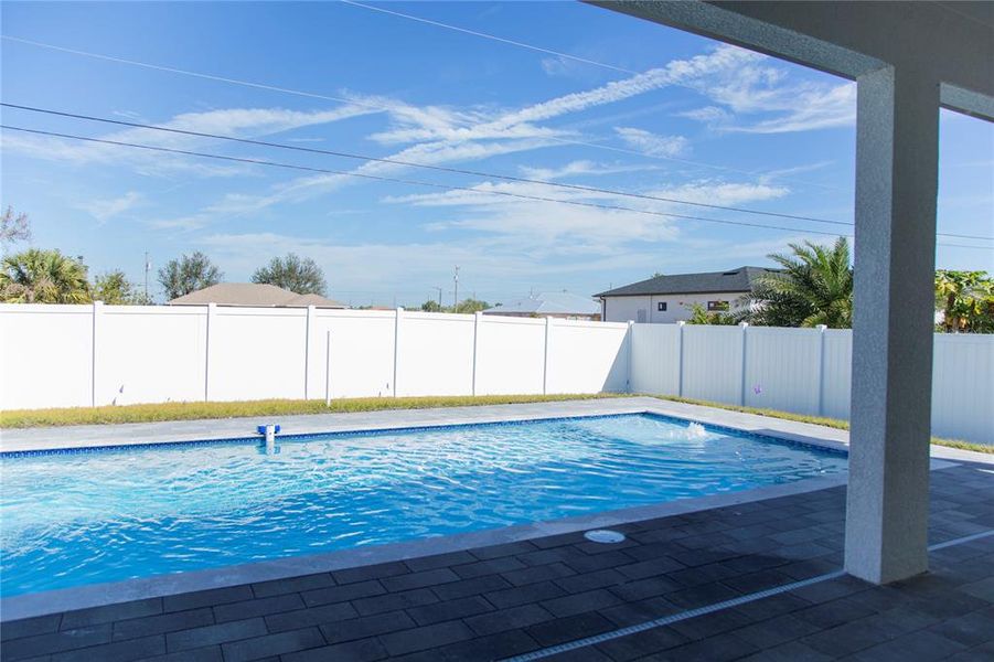 Exterior details and patio area of a home in , Cape Coral (Image 23).