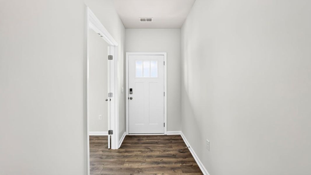 Spacious, unfurnished interior of a new home in Woodglen, Piedmont (Image 15).