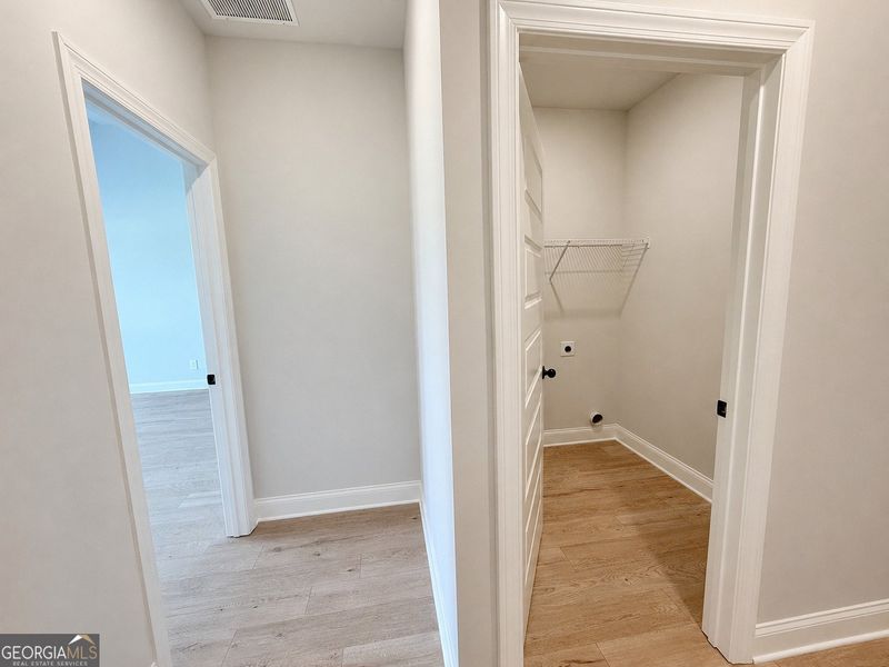 Spacious, unfurnished interior of a new home in Harley Farms South, Bonaire (Image 18). Spacious, unfurnished interior of a new home in Harley Farms South, Bonaire (Image 18).