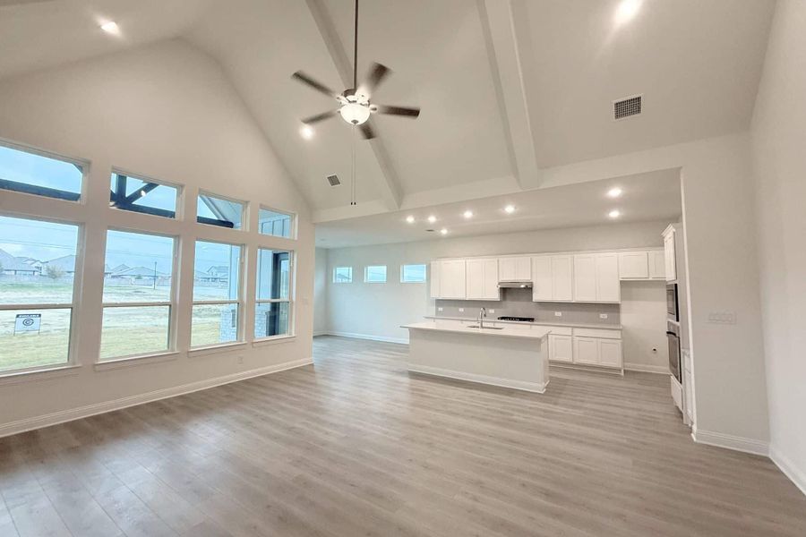 Spacious, unfurnished interior of a new home in Ridge Park Estates, Royse City (Image 15).