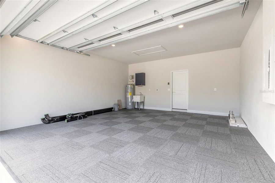 Spacious, unfurnished interior of a new home in , New Smyrna Beach (Image 24).