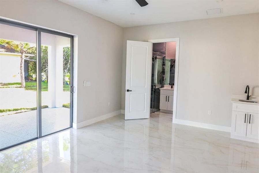 Spacious, unfurnished interior of a new home in , Lehigh Acres (Image 16).
