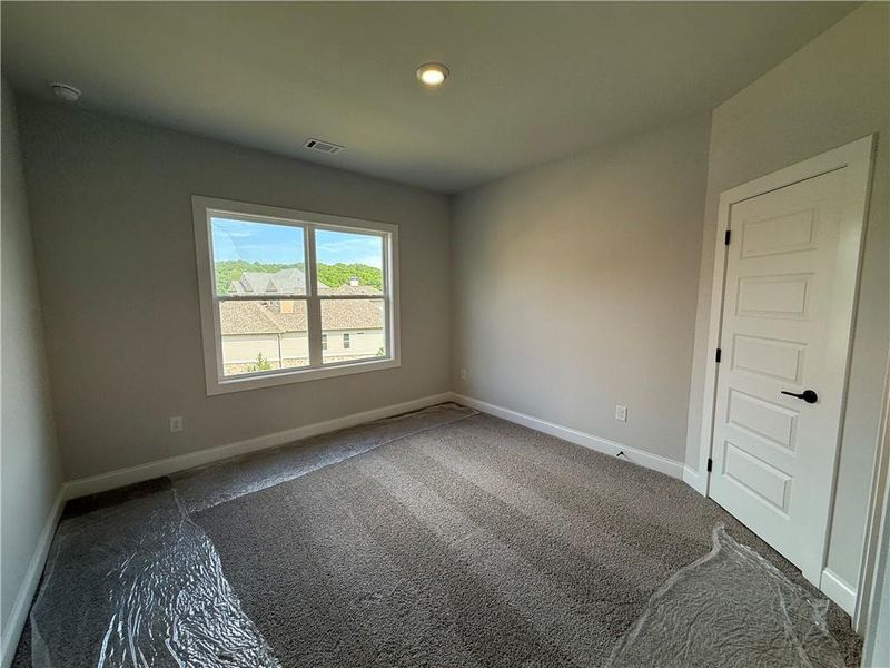 Spacious, unfurnished interior of a new home in , Jefferson (Image 21).