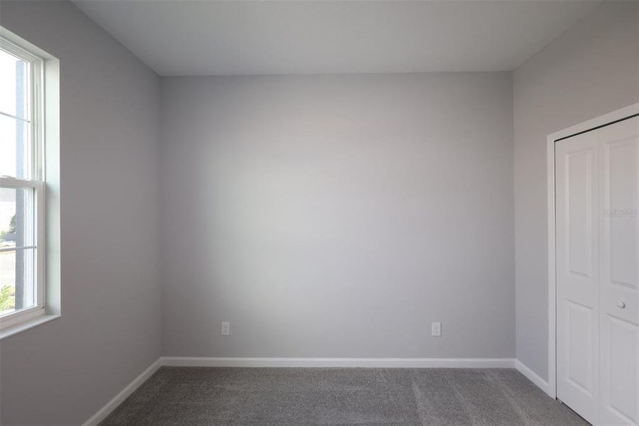 Spacious, unfurnished interior of a new home in Bay Lake Farms, St. Cloud (Image 25).