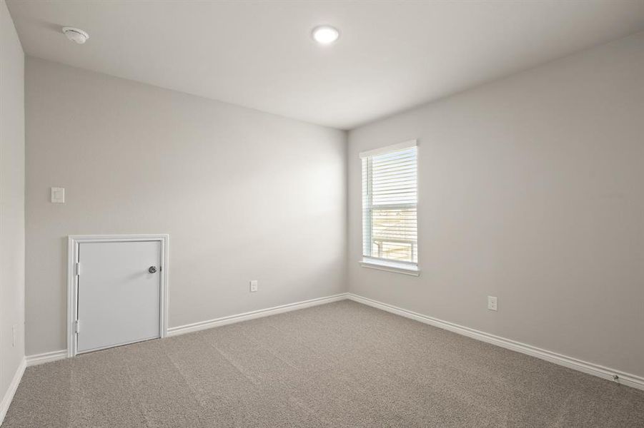 Spacious, unfurnished interior of a new home in Rocky Creek Crossing, Fort Worth (Image 21). Spacious, unfurnished interior of a new home in Rocky Creek Crossing, Fort Worth (Image 21).