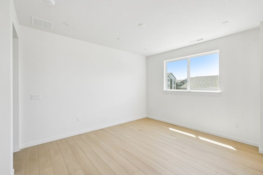 Spacious, unfurnished interior of a new home in The Vistas at West Mesa, Colorado Springs (Image 11).