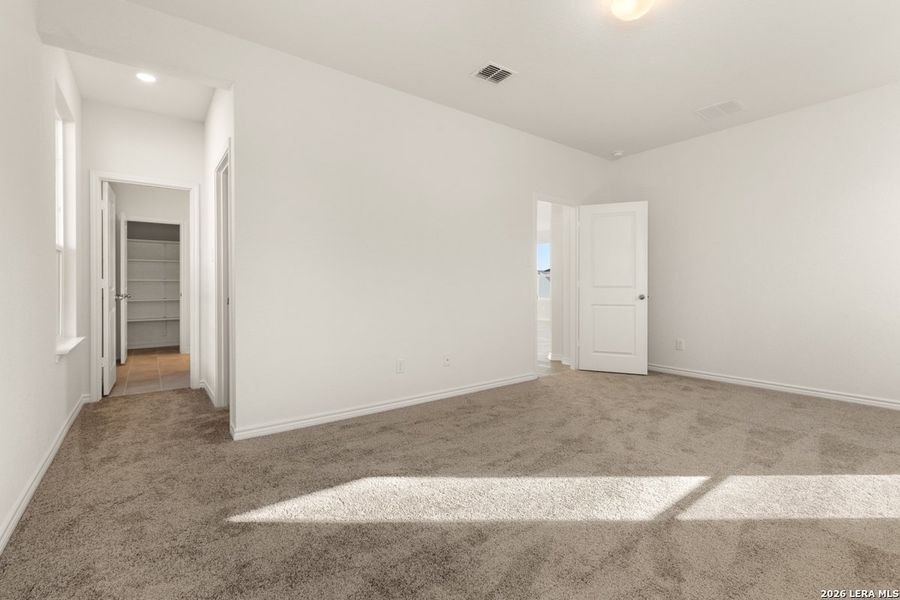Spacious, unfurnished interior of a new home in Knox Ridge, Converse (Image 16).