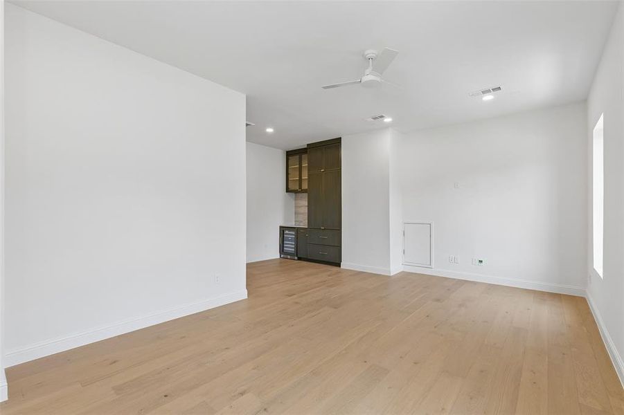Spacious, unfurnished interior of a new home in , Dallas (Image 22).