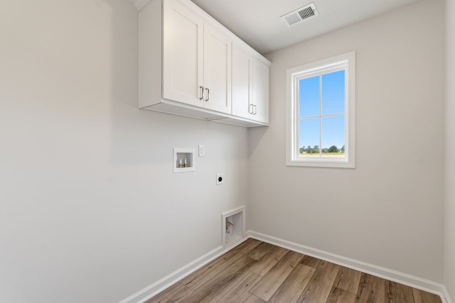 Spacious, unfurnished interior of a new home in Dove Hollow, Chesnee (Image 29).