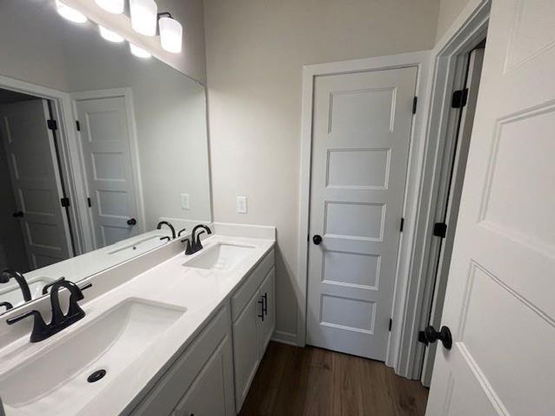 Furnished interior view inside a new home in , Gainesville (Image 10).