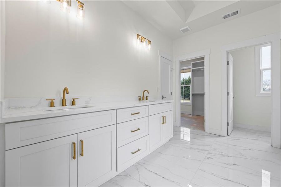 Furnished interior view inside a new home in , Gainesville (Image 33).