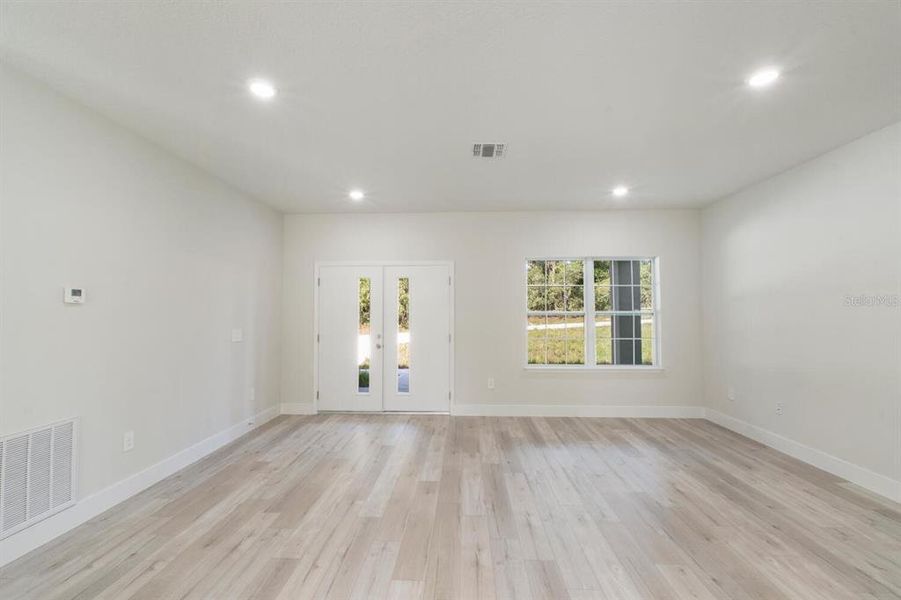 Spacious, unfurnished interior of a new home in , Dunnellon (Image 27). Spacious, unfurnished interior of a new home in , Dunnellon (Image 27).