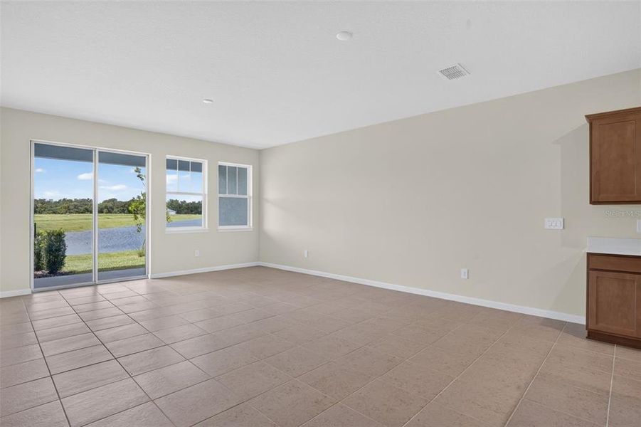 Spacious, unfurnished interior of a new home in Crosswind Ranch, Parrish (Image 14).