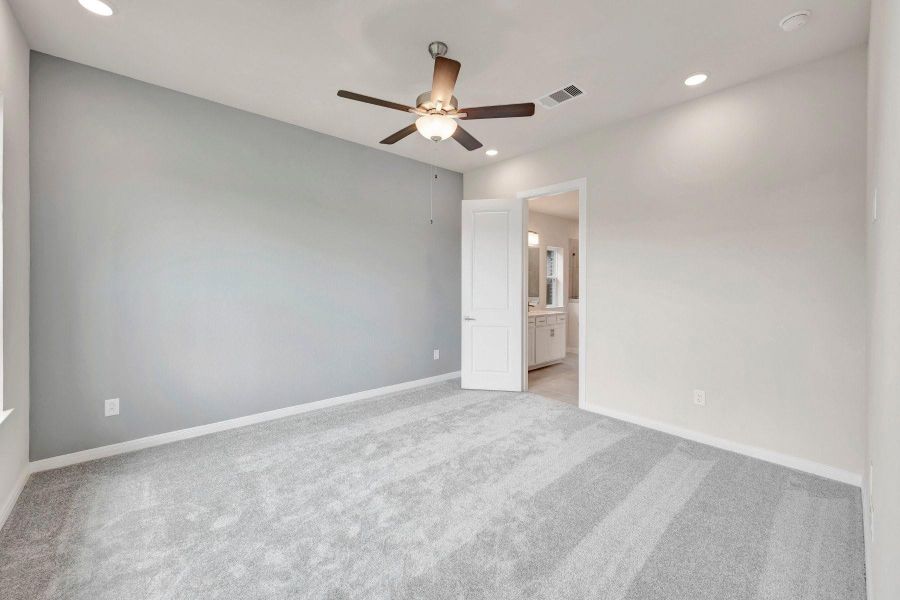 Spacious, unfurnished interior of a new home in The Grand Prairie - Meadow Collection, Hockley (Image 18).