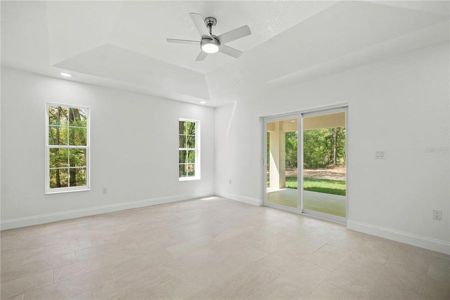 Spacious, unfurnished interior of a new home in , Dunnellon (Image 50).