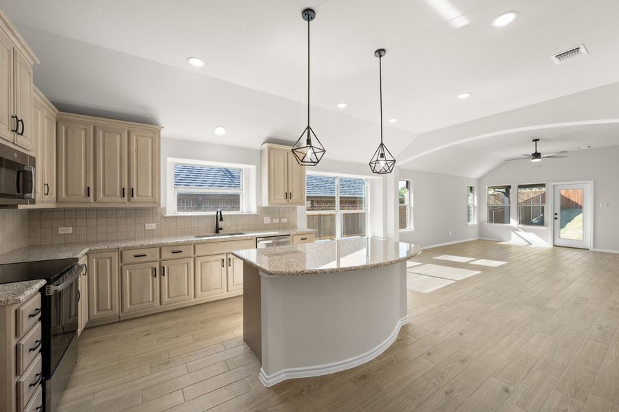 Furnished interior view inside a new home in Waterford Park, Weatherford (Image 9).