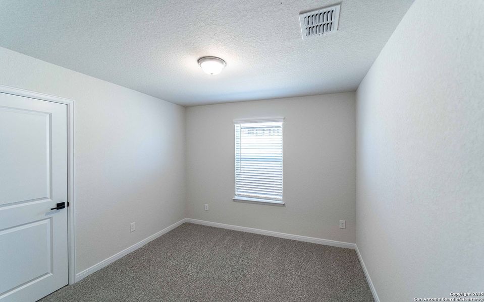 Spacious, unfurnished interior of a new home in Arcadia Ridge, San Antonio (Image 14). Spacious, unfurnished interior of a new home in Arcadia Ridge, San Antonio (Image 14).