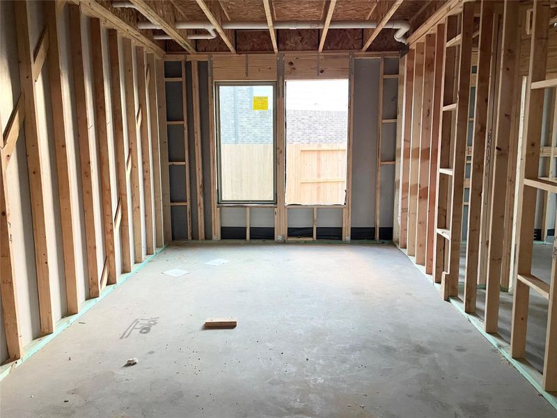 Formal Dining Space Ready for Famliy Gatherings